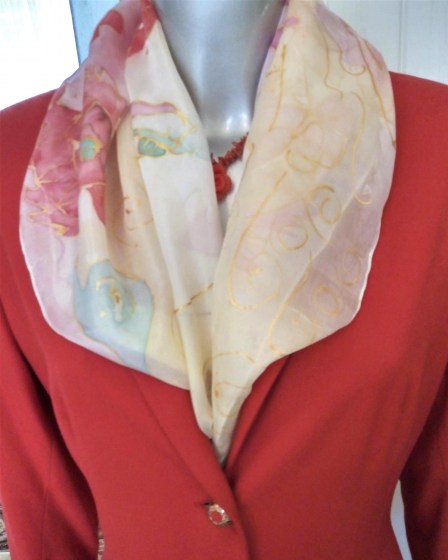 Sirena Dance unikatna ženska svilena marama ručno oslikana