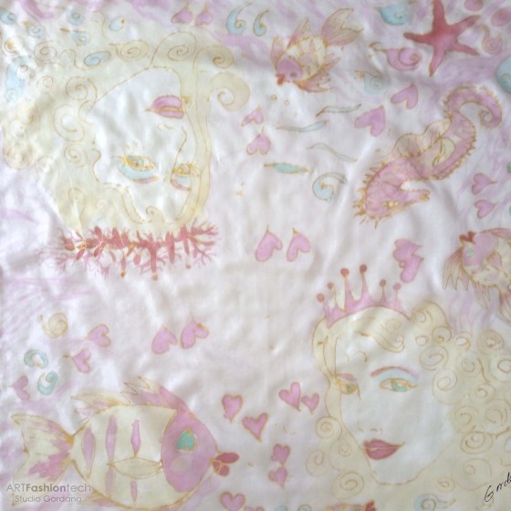 Sirena Dance unikatna ženska svilena marama ručno oslikana